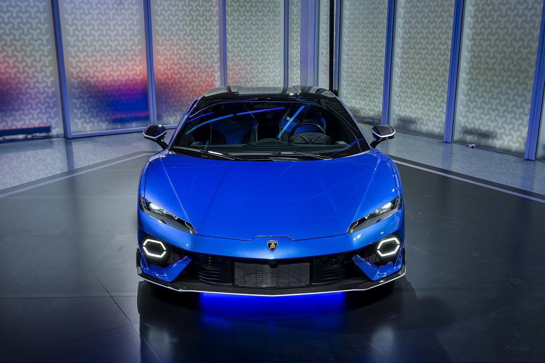 Lamborghini 251226 3 W1110