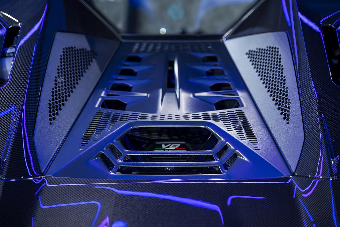 Lamborghini 251226 4 W1110