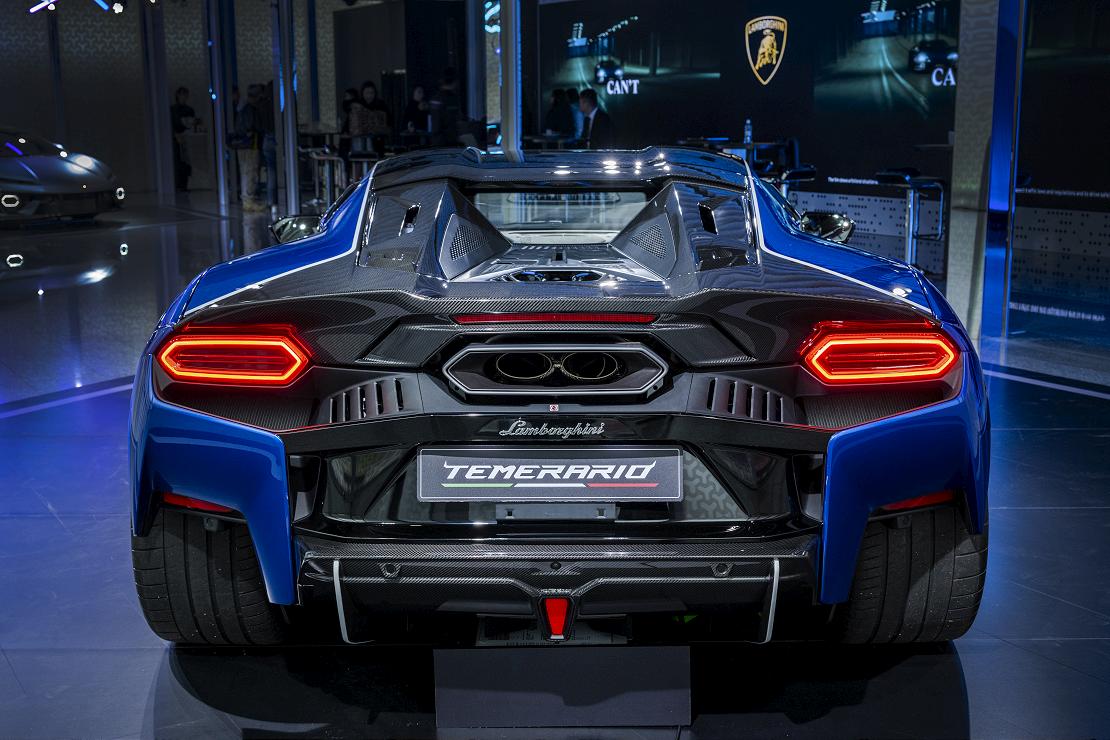 Lamborghini 251226 9 W1110