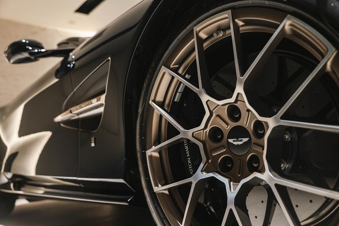 astonmartin 260326 16 W1110