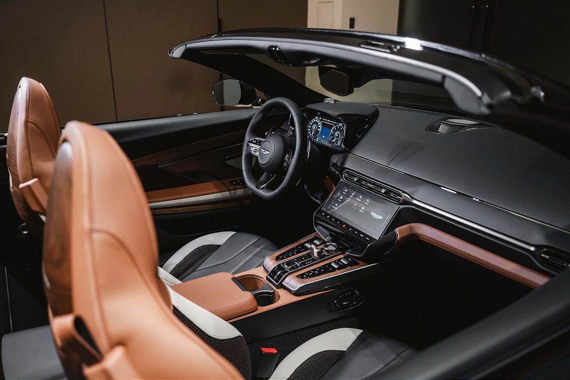 astonmartin 260326 17 W1110