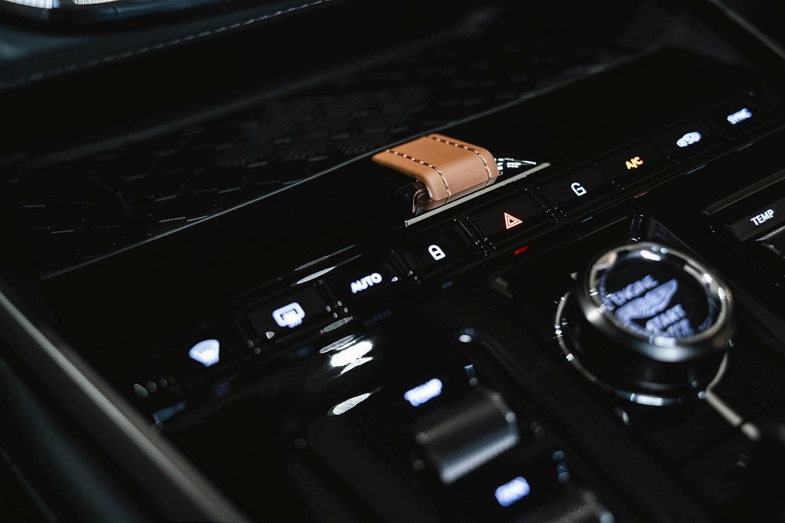 astonmartin 260326 9 W1110